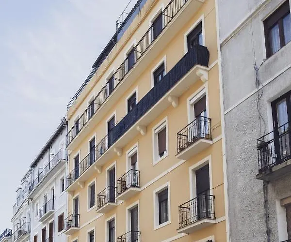 Apartman Heriz - Local Rentss